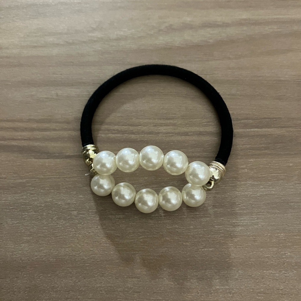 Pearl Hairtie scrunchy